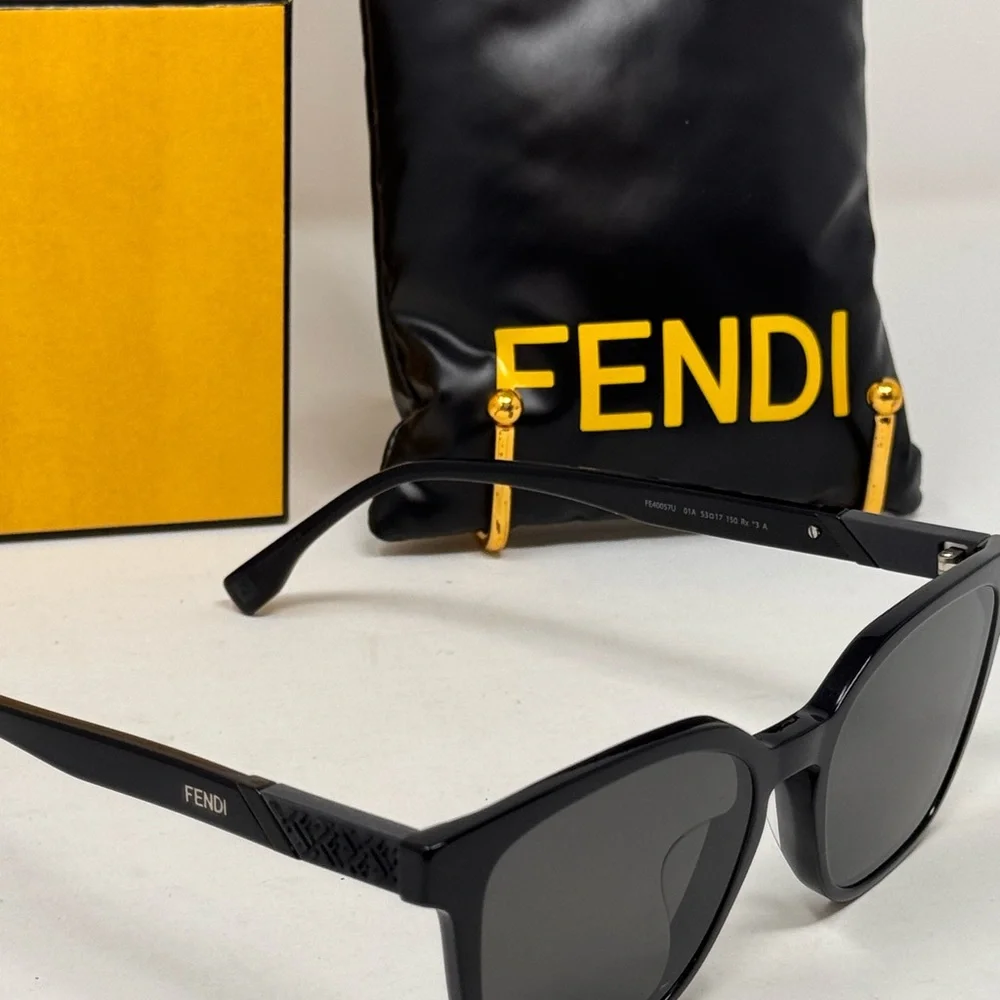 💯 Authentic NWOT FENDI Geometric Black Frame Sunglasses